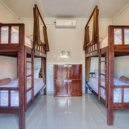 L Degus Hostel Toyapakeh Exterior photo