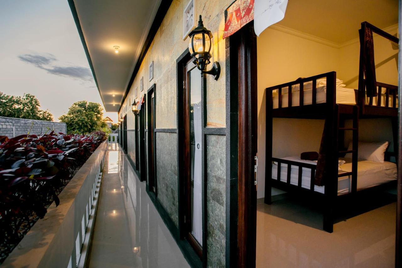 L Degus Hostel Toyapakeh Exterior photo